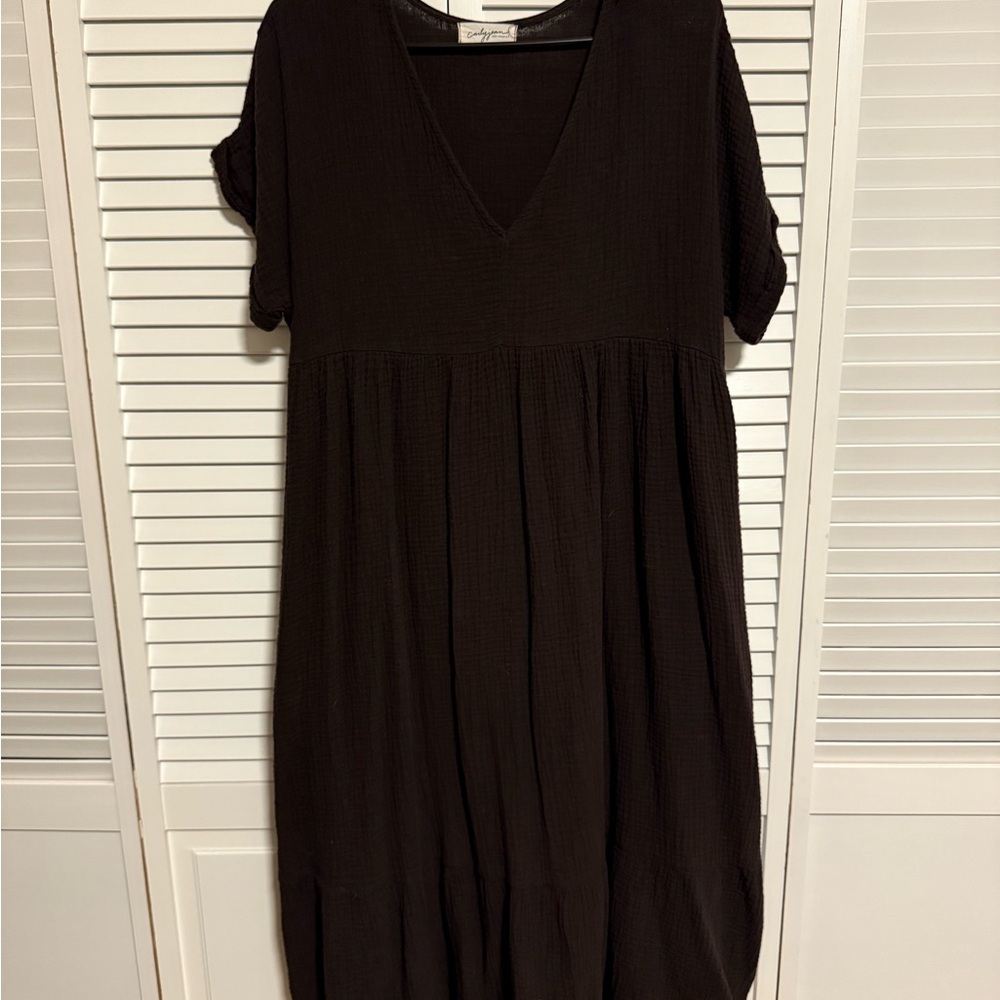 Carly Jean Los Angeles Black V-Neck Dolman Sleeve Sundress